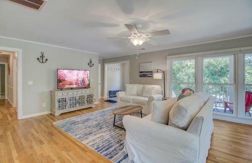 11 43rd Avenue