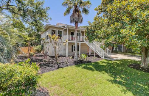 11 43rd Avenue
