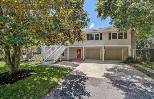 11 43rd Avenue
