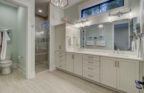 4 36th Avenue