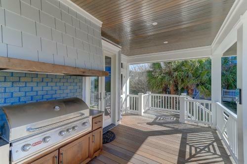 3 46th Avenue