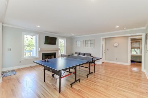 28 Fairway Oaks