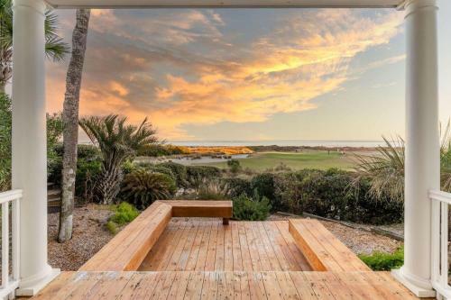 High Tide - Incredible Beach Front Abode W Pool & Beach Views