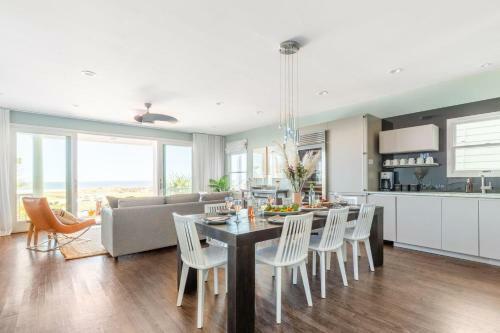 High Tide - Incredible Beach Front Abode W Pool & Beach Views