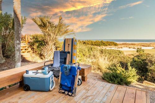 High Tide - Incredible Beach Front Abode W Pool & Beach Views