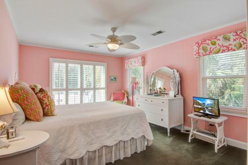 Carolina Boulevard 130