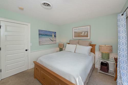 1030 Sparrow Pond Cottage
