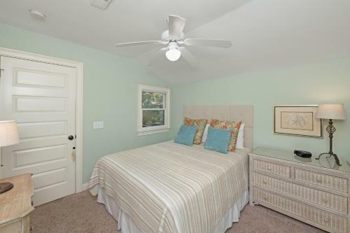 1030 Sparrow Pond Cottage