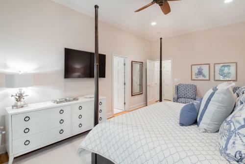 167 Surfsong Road
