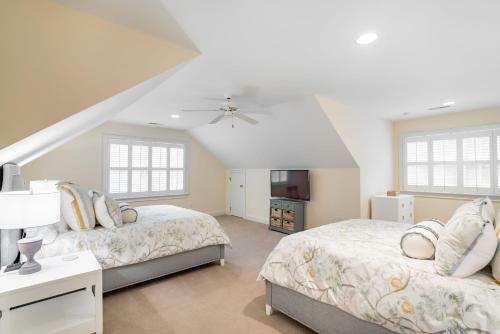 167 Surfsong Road
