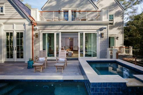 165 Surfsong Road