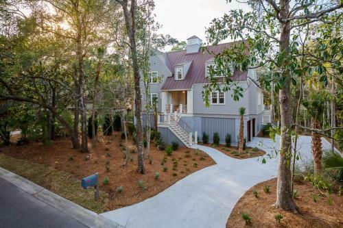 165 Surfsong Road