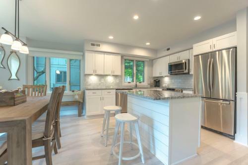 1304 Fairway Oaks Villa