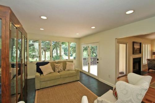 7 Edgewater Ally