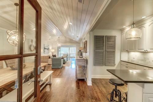 35 Twin Oaks