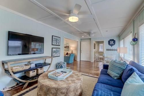 35 Twin Oaks