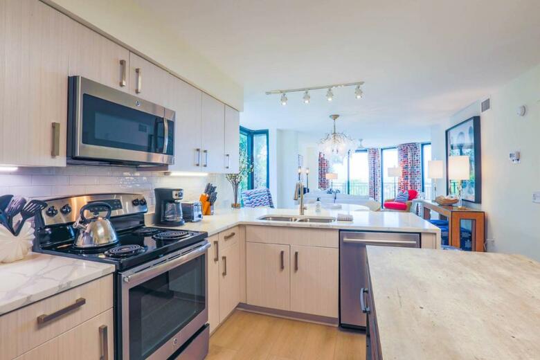 Array Of Sunshine Condo