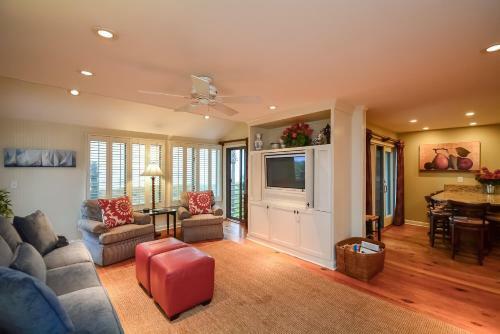 4320 Windswept Villa