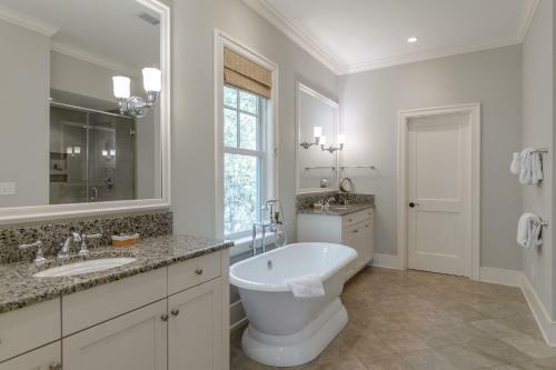 70 Forestay Court