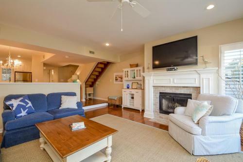 4366 Windswept Villa