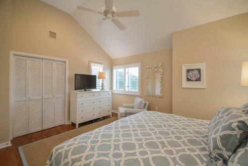 4366 Windswept Villa