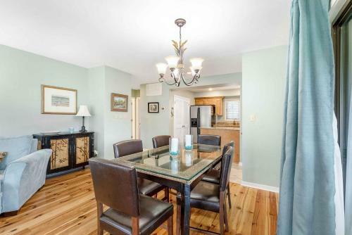 4583 Parkside Villa