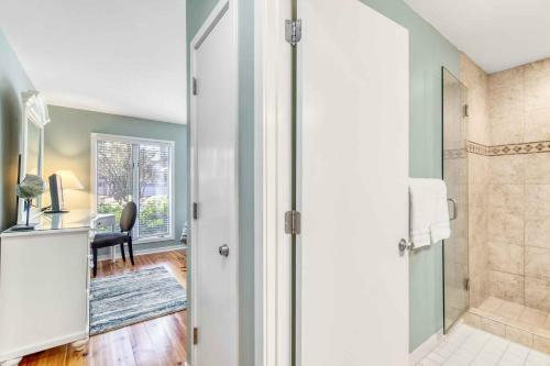 4583 Parkside Villa
