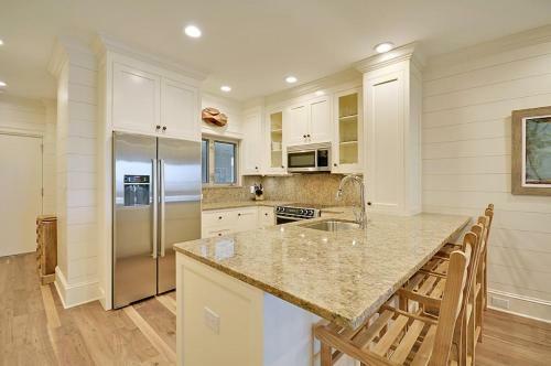 5128 Windswept Villa