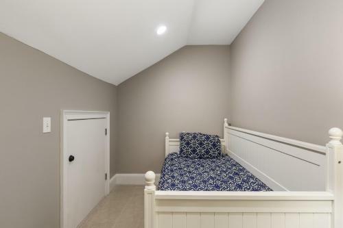 14 Angler Hall