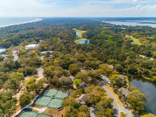 4682 Tennis Club Villa