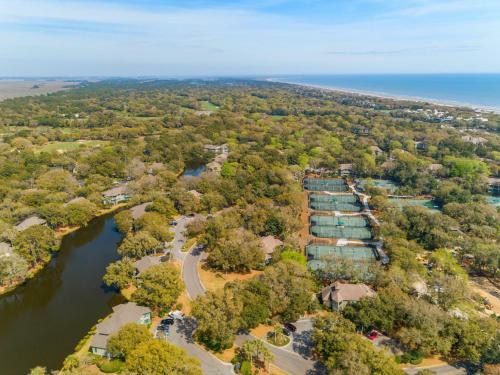 4682 Tennis Club Villa
