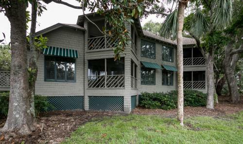 4758 Tennis Club Villa