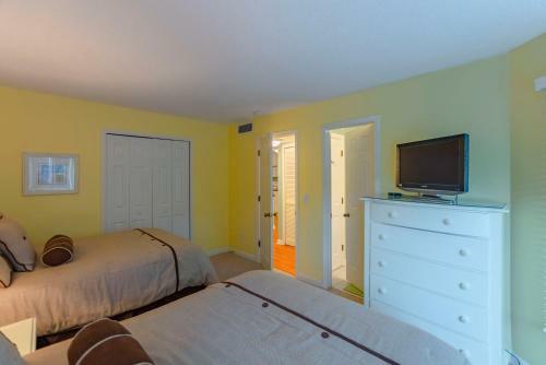 4689 Tennis Club Villa