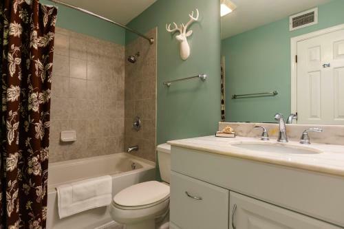 4689 Tennis Club Villa