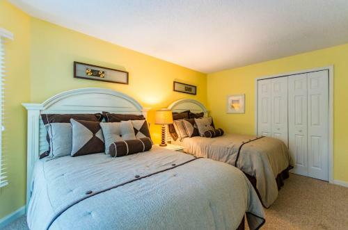 4689 Tennis Club Villa