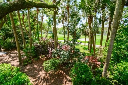 2 Nicklaus Lane