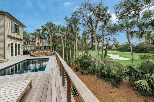1 Nicklaus Lane