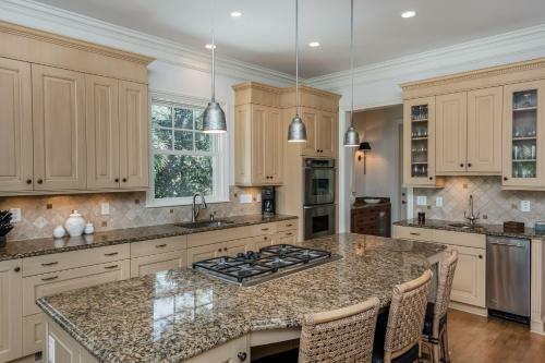 161 Flyway Drive
