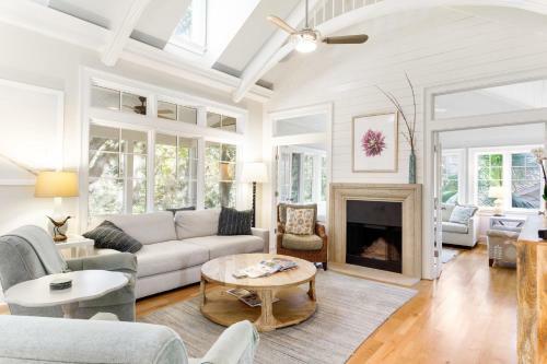 417 Amaranth Road
