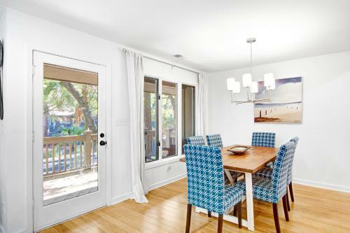 66 Inlet Cove