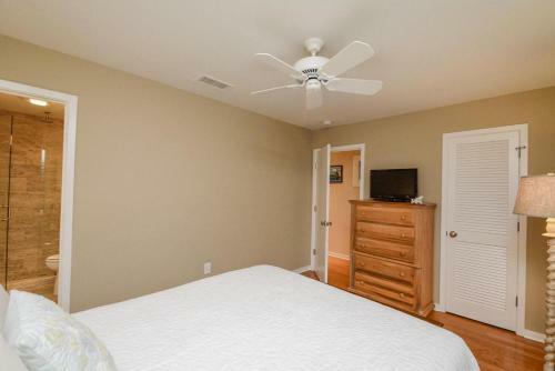 1328 Fairway Oaks Villa