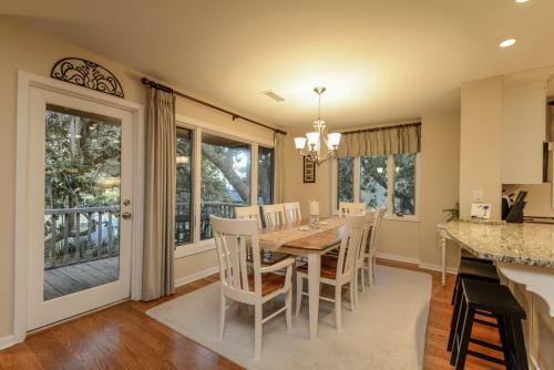 1328 Fairway Oaks Villa