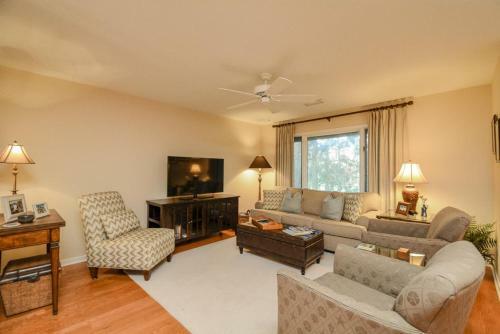 1328 Fairway Oaks Villa