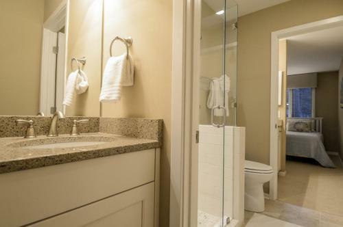 1328 Fairway Oaks Villa