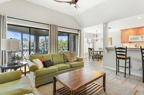 4736 Tennis Club Villa
