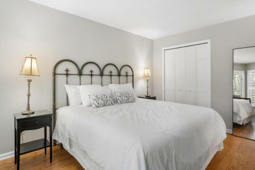 4736 Tennis Club Villa