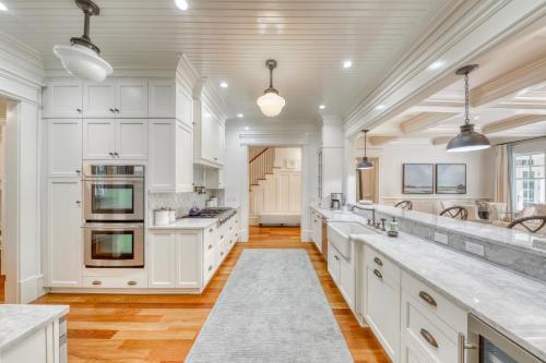 176 Governors Drive
