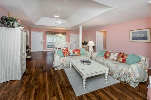 1022 Sparrow Pond Cottage