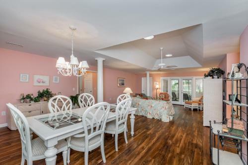 1022 Sparrow Pond Cottage