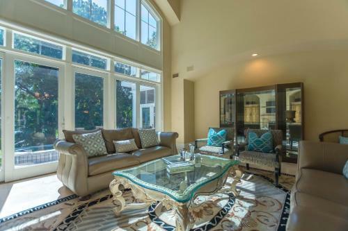 340 Low Oak Woods Road